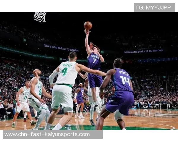 黄蜂与76人精彩对决视频回顾球员表现与战术分析全景呈现