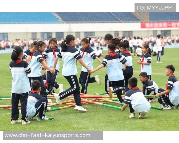 探索体育课程对学生身心健康与团队合作能力的积极影响与发展策略